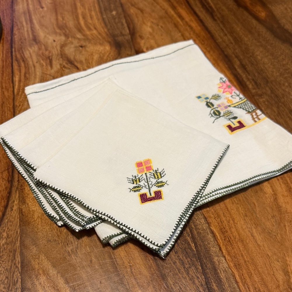 Antique Irish Linen Embroidered Tablecloth and Napkin Set